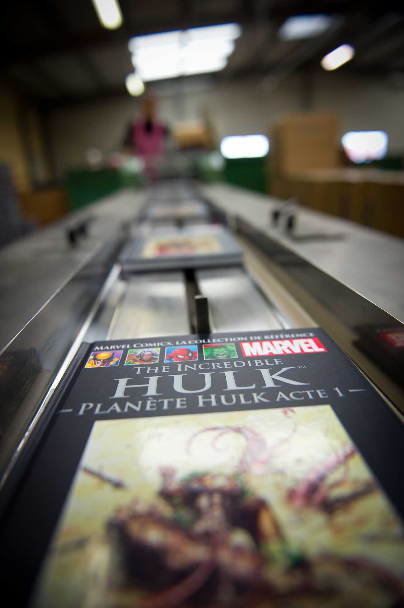 Livres de bande dessinée Marvel sur une chaîne de production floue.